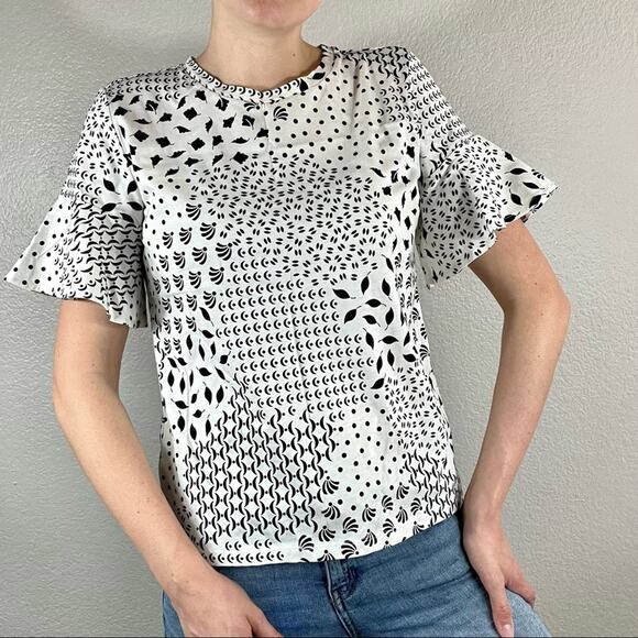 NWT Ann Taylor white w/ black abstract patter t-shirt with ruffle accent sleeve - Picture 10 of 10